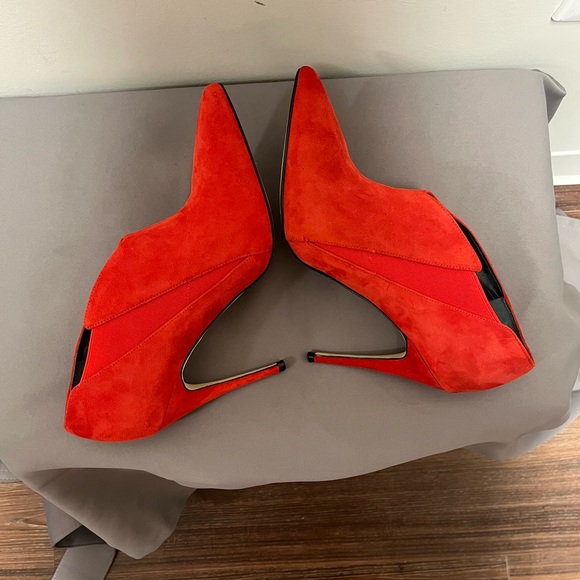 Guess Ondrea red suede ankle toe boot size 8 - Picture 5 of 16